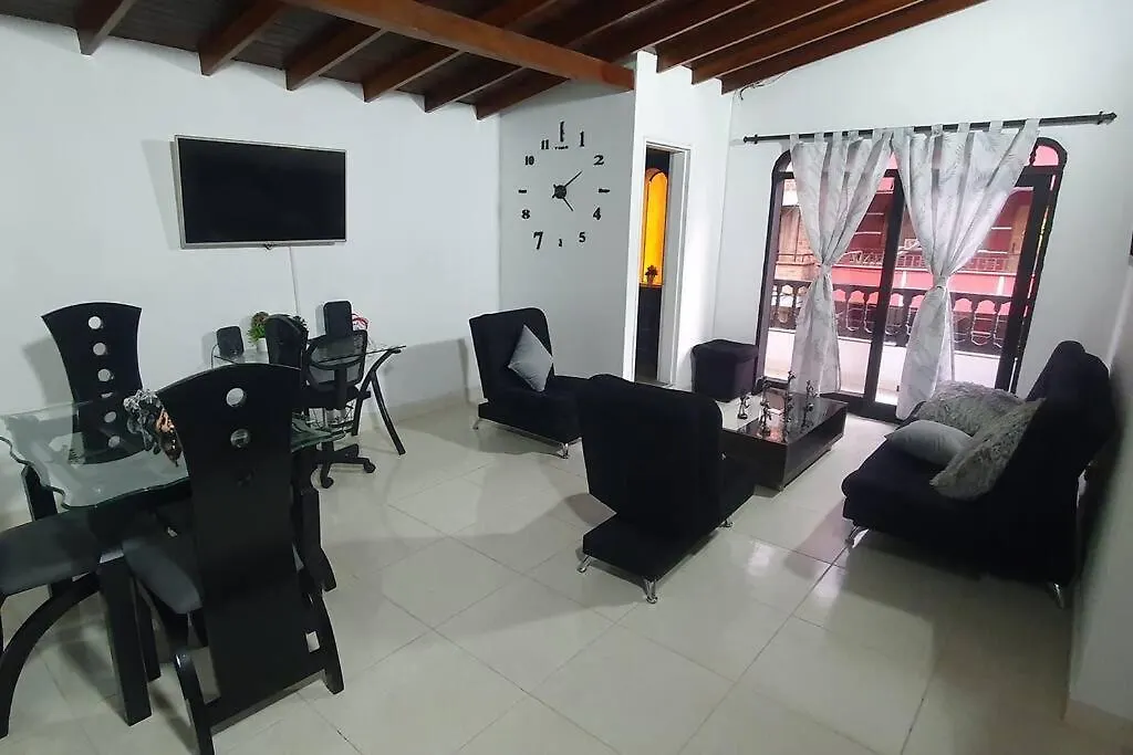 lindo apartamento en envigado muy central wifi de 300 megas