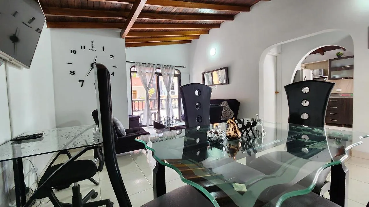 lindo apartamento en envigado muy central wifi de 300 megas