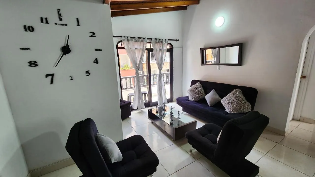 lindo apartamento en envigado muy central wifi de 300 megas Colombia
