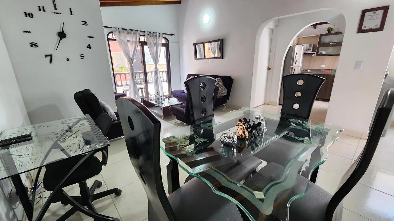 lindo apartamento en envigado muy central wifi de 300 megas 0*,  Colombia