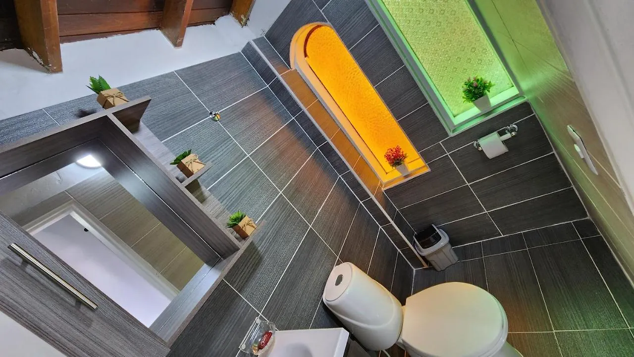 lindo apartamento en envigado muy central wifi de 300 megas