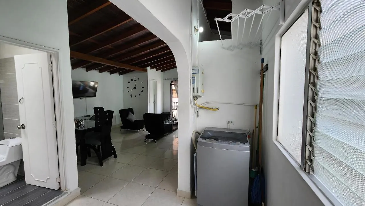 lindo apartamento en envigado muy central wifi de 300 megas Colombia