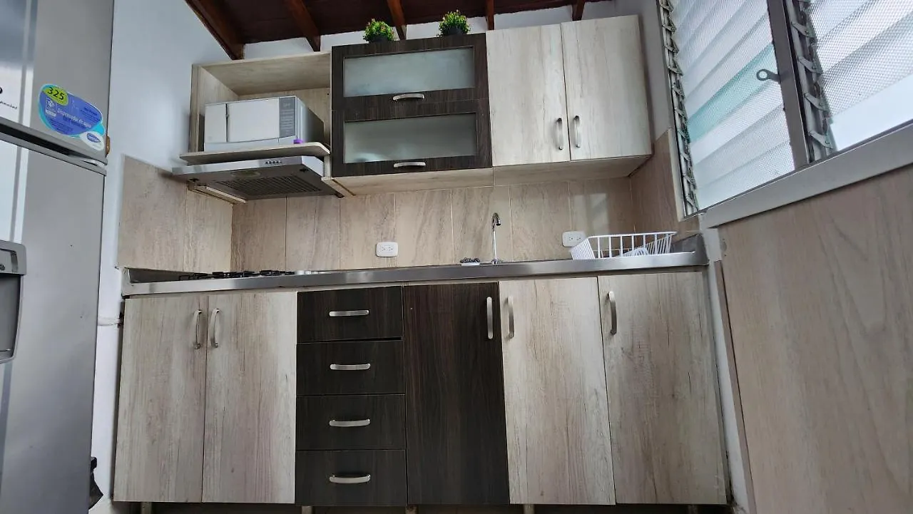 lindo apartamento en envigado muy central wifi de 300 megas