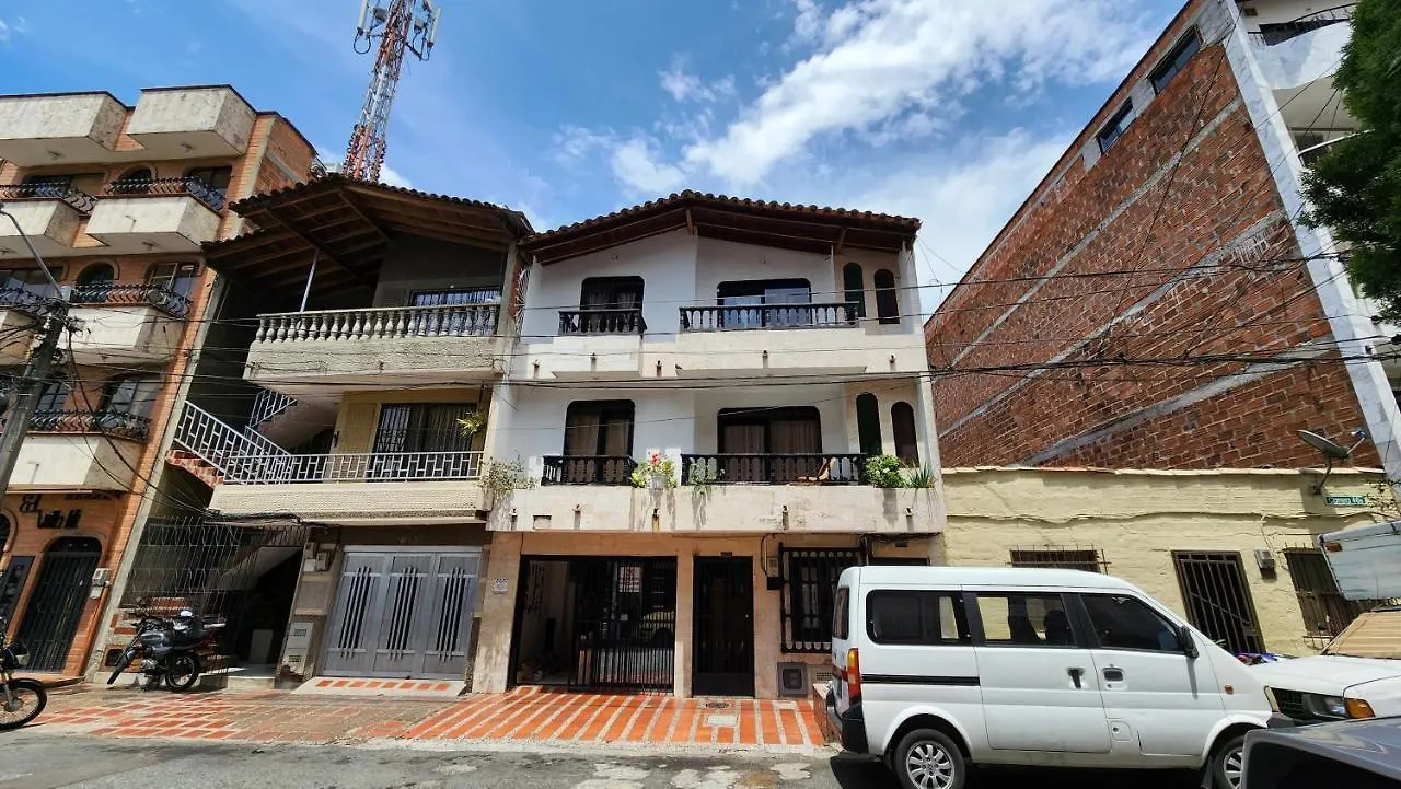 lindo apartamento en envigado muy central wifi de 300 megas Colombia