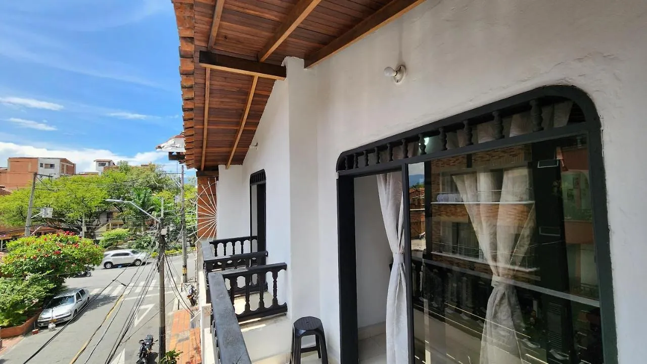 lindo apartamento en envigado muy central wifi de 300 megas
