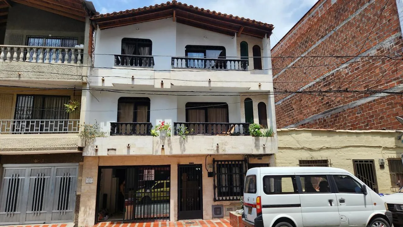 lindo apartamento en envigado muy central wifi de 300 megas