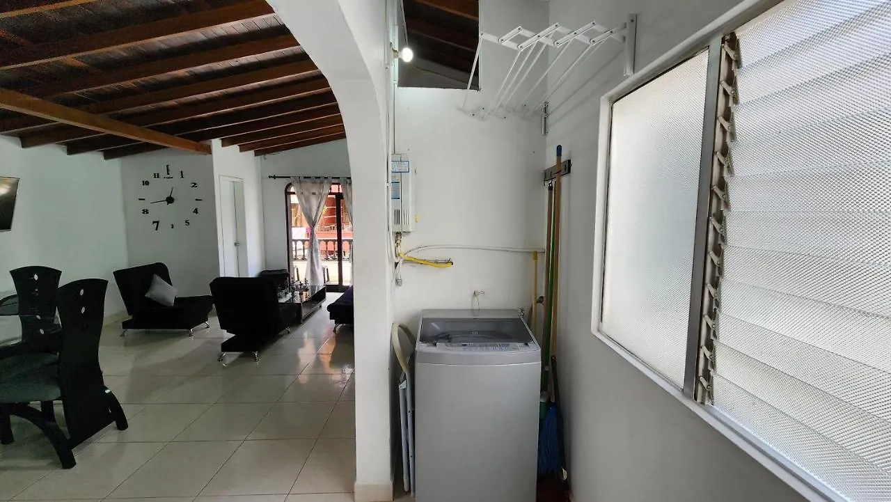 lindo apartamento en envigado muy central wifi de 300 megas